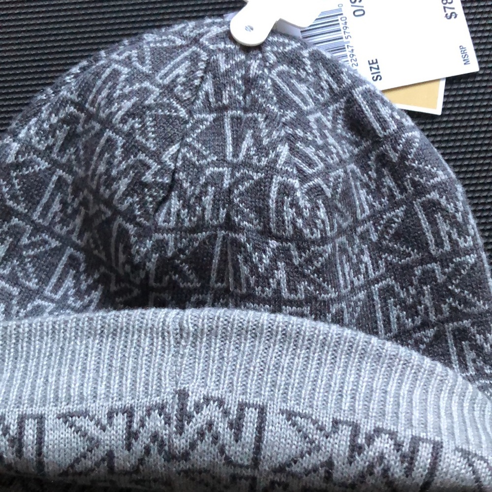 š„HPš„MICHAEL KORS (0S) Reversible Hat - Picture 10 of 10